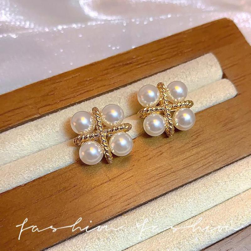 Серьги-гвоздики из серебра 925 – обзор и цена Pearl Stud Earrings